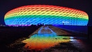 Allianz-Arena in Regenbogenfarben | Bild: Picture alliance/dpa