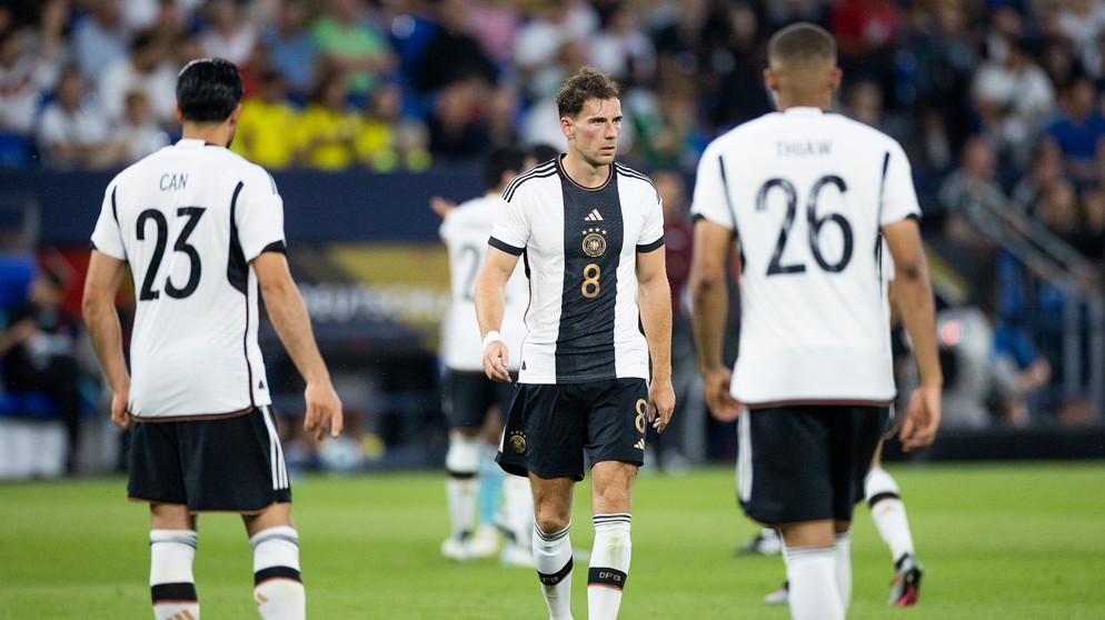 Enttäuschte DFB-Spieler | Bild: Rolf Vennenbernd/dpa