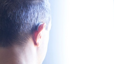 Wie die WHO zum Welttag des Hörens am 3. März 2021 mitteilt, leiden weltweit 1,6 Milliarden Menschen an Hörverlust. | Bild: colourbox.com