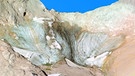 Der Nördliche Schneeferner auf der Zugspitze im Sommer 2018: Von diesem und den anderen vier Gletschern in den bayerischen Alpen sind nur noch Reste übrig. | Bild: Dr. Christoph Mayer