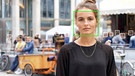Das Gesicht einer jungen Frau wird von einer Gesichterkennungssoftware erfasst (Symbolbild). | Bild: picture alliance / Zoonar | Axel Bueckert