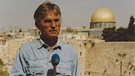 Friedrich Schreiber als ARD-Fernsehkorrespondent für Israel und Palästina in Jerusalem, 1990er Jahre | Bild: Alexander Boneff