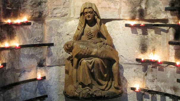 Die Pieta in der Frauenkirche Nürnberg | Bild: BR/Andrea Kammhuber