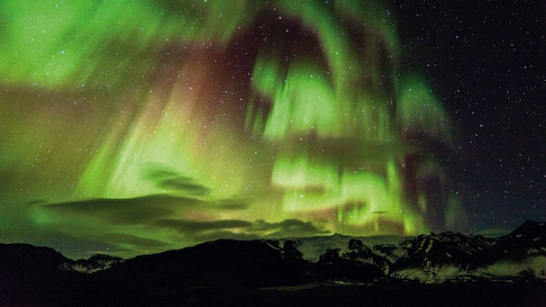Nordlichter auf Island | Bild: mauritius images/imageBROKER/Dirk Funhoff