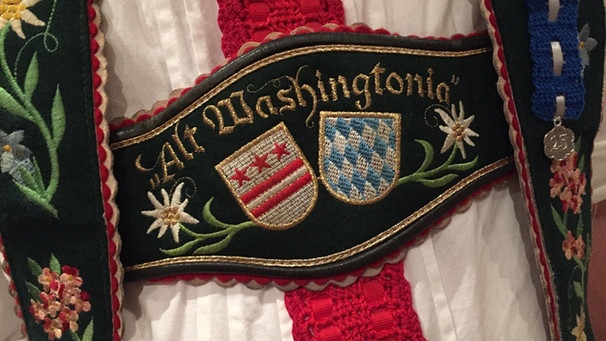 Eine amerikanische Lederhose aus dem Trachtenverein "Alt Washingtonia" | Bild: Barbara Leidl