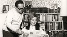 Rudolf Mühlfenzl und Isabel Mühlfenzl am Schreibtisch, 1960er Jahre | Bild: Privat
