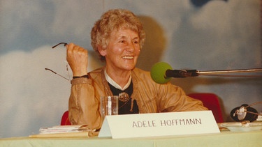 Adele Hoffmann, die erste Stimme des
„Betthupferls“, 1980er Jahre  | Bild: BR, Historisches Archiv