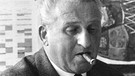 Alfred Schröter, meist mit Zigarre im Mund anzutreffen, kommt 1950 zum Bayerischen Rundfunk und gilt als Initiator der "Münchner Sonntagskonzerte".  Von 1963 bis 1968 veranstaltet er alle zwei Jahre das "Festival der leichten Musik", Anfang der 1960er Jahre | Bild: BR / Historisches Archiv