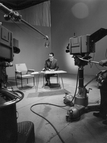 Programmdirektor Heinz Oeller im Studio | Bild: BR / Historisches Archiv