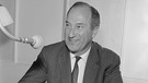 Fritz Buschmann (1919-1998) vor dem Mikrofon, 1961 | Bild: BR, Historisches Archiv, Lindinger