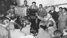 Pressevorführung im Fernsehstudio in der Lothstraße, 1953 | Bild: BR, Historisches Archiv, Hans Schürer