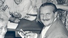 Fred Rauch mit Fans, gibt Autogramme, 1960er Jahre | Bild: BR, Historisches Archiv
