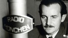 Fred Rauch vor dem Mikrofon von Radio München, 1947 | Bild: BR, Historisches Archiv