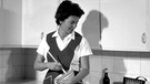 Hausfrau beim Kochen. Um 1958 | Bild: IMAGNO/Votava 