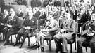 Joseph Goebbels (m) mit dem Chef der Staatskanzlei Hermann Esser (r) und Intendant Richard Kolb (l) im Funkhaus, 1933. | Bild: BR / Historisches Archiv