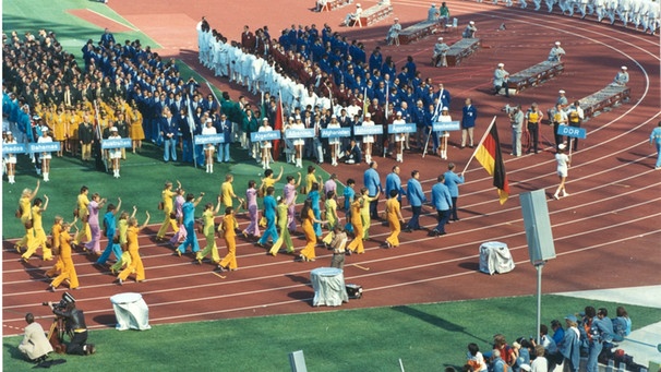 Einmarsch der deutschen AthletInnen bei den Olympischen Sommerspielen 1972. | Bild: BR / Historisches Archiv