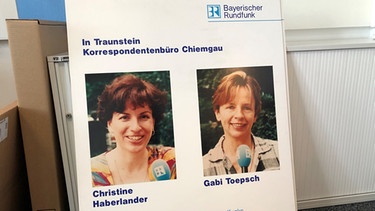 Plakat der ersten Korrespondentinnen im Chiemgau: Christine Haberlander und Gabi Toepsch | Bild: BR