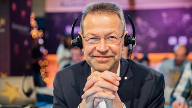 Martin Wagner (Hörfunkdirektor, Bayerischer Rundfunk) am Sternstunden-Tag 2019; Untertitel: Spendenzentrale im Funkhaus; | Bild: BR / Max Hofstetter