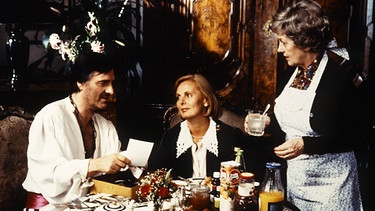 Erni Singerl (rechts) in "Monaco Franze - Der ewige Stenz" mit Helmut Fischer und Ruth Maria Kubitschek (Mitte) | Bild: Balance Film/BR