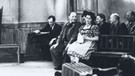 Szene aus dem 1. Komödienstadel "Der zerbrochene Kruag", 16. Mai 1959. | Bild: BR / Historisches Archiv, Foto: Paul Sessner