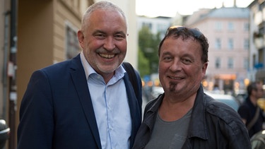 Andreas Bönte (stellvertr. BR-Fernsehdirektor) und Wolfgang Büscher (Sprecher Allgemeine Arche, Deutschland) | Bild: BR/Natasha Heuse
