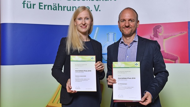 Preisträgerin Vanessa Lünenschloß und Preisträger Jan Zimmermann | Bild: DGE/Christian Augustin