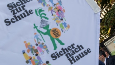 Logo der Gemeinschaftsaktion "Sicher zur Schule" | Bild: picture-alliance/dpa