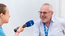 BR-Radltour 2023, 30.07.2023, Etappe 1, Interview mit Nik Kershaw | Bild: BR/Hans-Martin Kudlinski