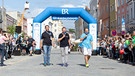 BR-Radltour 2023, 3.8.2023, 5. Etappe, Zielankunft in Pfarrkirchen | Bild: BR/Hans-Martin Kudlinski