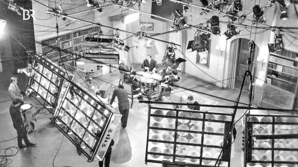 Studiobetrieb in Freimann während einer Sendung | Bild: Historisches Archiv / Sessner