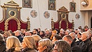 Das Publikum in der Pfarrkirche St. Vitus in Gempfing | Bild: BR/Michael Atzinger & Andreas Dirscherl