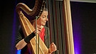 Harfenistin Silke Aichhorn spielt. | Bild: BR/Marina Marosch + Andreas Dirscherl