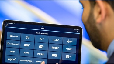 Tablet mit ARD Sender-Kacheln | Bild: Screenshot