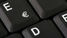 Computertastatur mit Eurozeichen | Bild: picture-alliance/dpa